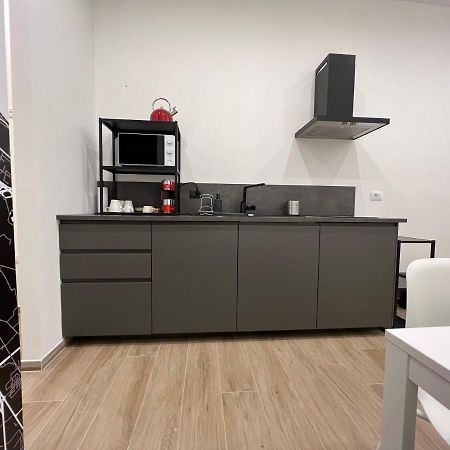 Citywise Vittorio - Independent Apartment Near Bari Central Station ภายนอก รูปภาพ