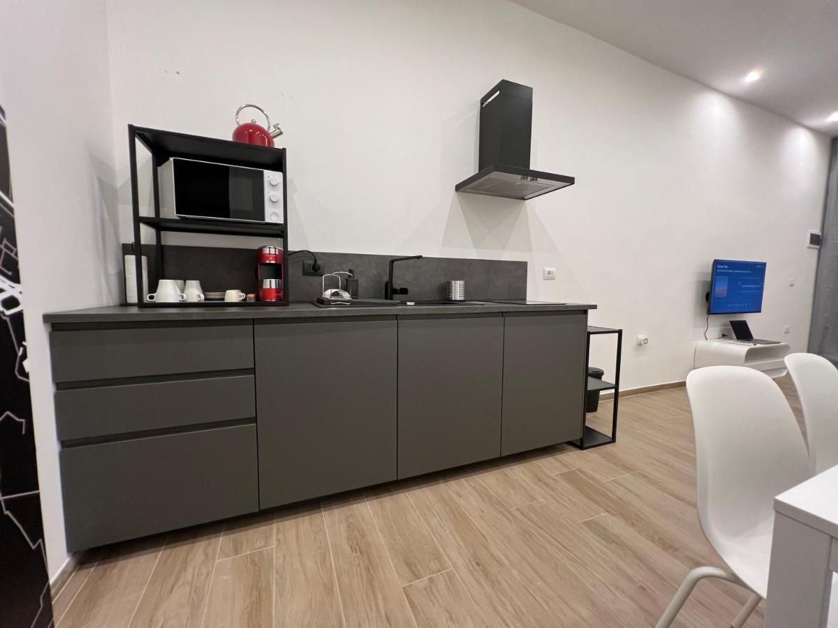 Citywise Vittorio - Independent Apartment Near Bari Central Station ภายนอก รูปภาพ