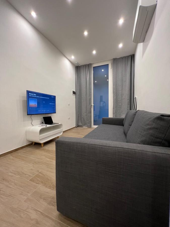 Citywise Vittorio - Independent Apartment Near Bari Central Station ภายนอก รูปภาพ